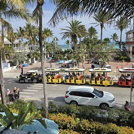 Southernmost Point Guest House&Garden Bar-2